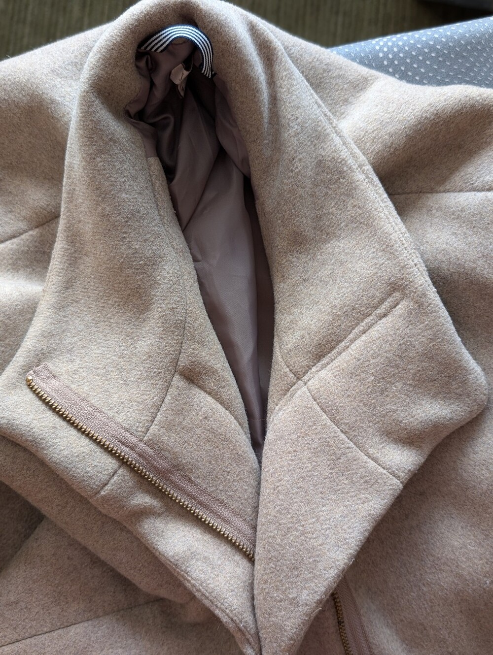 J.Crew Wool Blend City Coat Oatmeal Women’s Size 10 Funnel Neck Zip Jacket - Picture 12 of 16